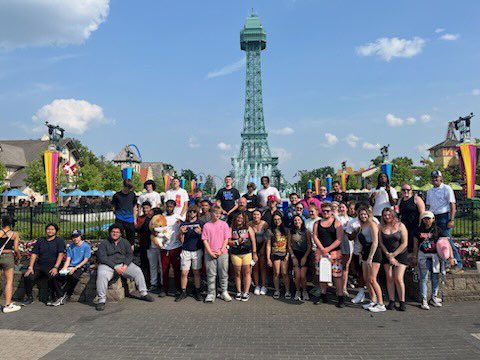 RobMcCannBBR's tweet photo. Took the Paris Greyhound Junior Class on a testing reward trip to King’s Island! Go hounds! @ParisSchoolsKY https://t.co/vjar22XrCS