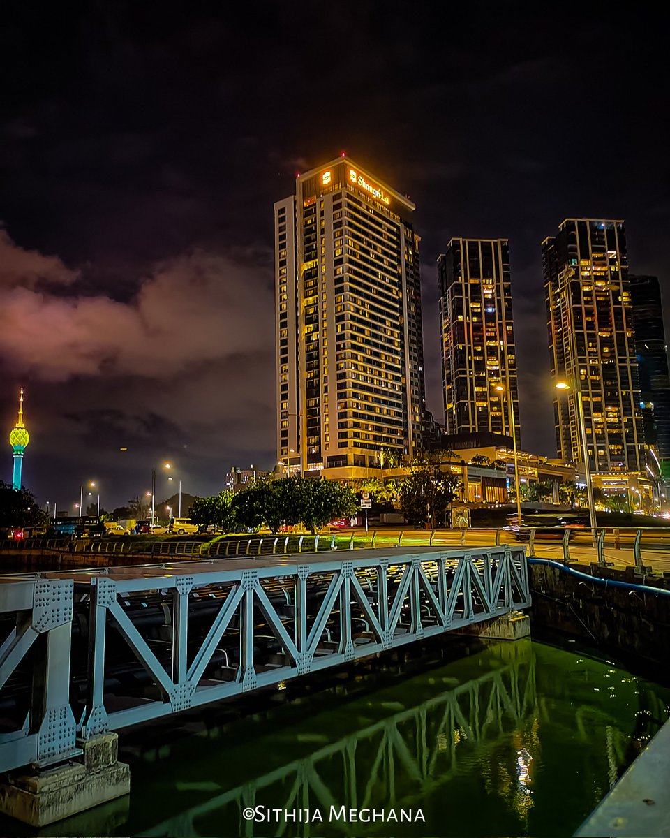 SithijaSenanay2's tweet photo. Night Combo ✨
.
©️All right reserved sithija_meghana 2023
.
#srilankatourism #srilankan  #photography  #colombo #colombostyle  #colombolife
 #colombostreetstyle #night #nightphotography #urban #urbanphotography #city #travelsrilanka🇱🇰 #srilanka🇱🇰#sithija_meghana    #building https://t.co/ujpKHLO59x