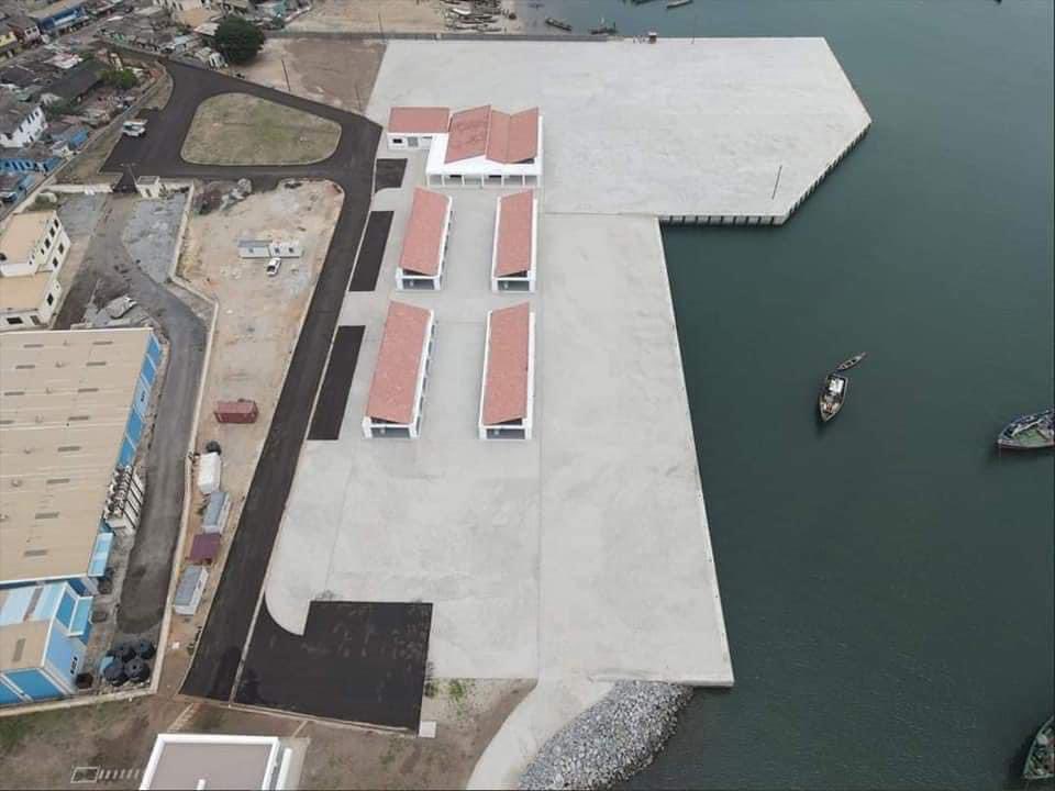 AfricaFactsZone's tweet photo. Ghana has completed the new Elmina Fishing Harbour.

The site consists of a new administration block, a fish market, a new fish net mending and auction hall, workshops and places of convenience. https://t.co/FonBAu3D7q