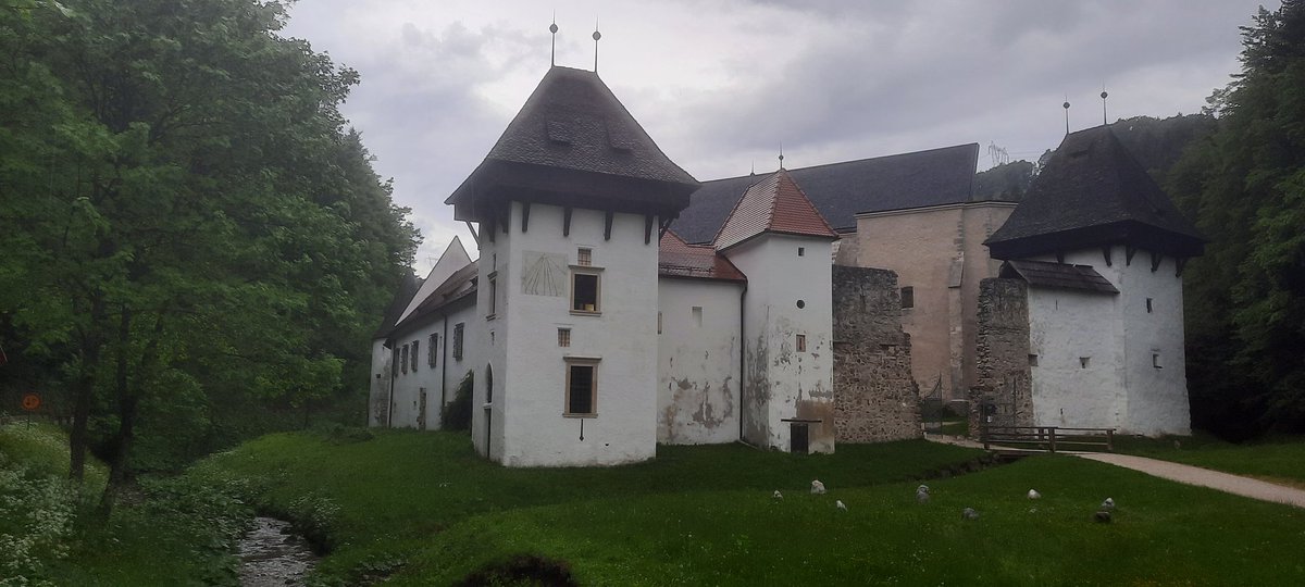 RuralREBOUND's tweet photo. Thanks to Tjasa Kangler, Head of #tourism information centre #Slovenske #Konjice and Vida Smid, tourism guide for providing us with a fabulous tour around #Zicka #Kartuzija Monastery. #ruraltourism #ruraldevelopment @tus_rdi #Erasmus @EUErasmusPlus https://t.co/JSJX2HuQcj