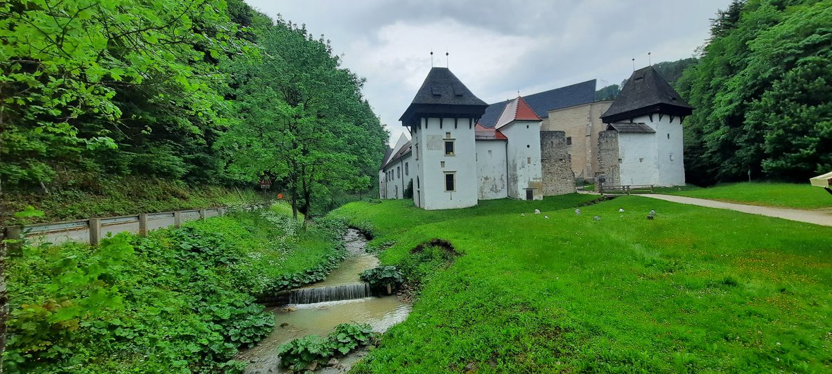 RuralREBOUND's tweet photo. Thanks to Tjasa Kangler, Head of #tourism information centre #Slovenske #Konjice and Vida Smid, tourism guide for providing us with a fabulous tour around #Zicka #Kartuzija Monastery. #ruraltourism #ruraldevelopment @tus_rdi #Erasmus @EUErasmusPlus https://t.co/JSJX2HuQcj