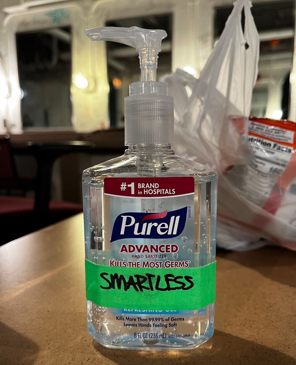 JeffTweedy's tweet image. A few backstage snaps from Feb 2022, when Jeff joined @smartless at the Chicago Theater. 

Check out a version of that night streaming now on Max.
#SmartLessOnTheRoad