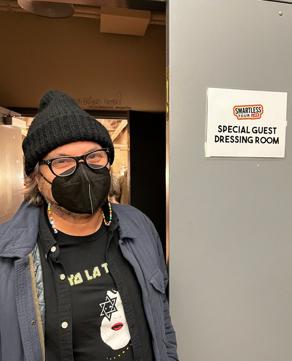 JeffTweedy's tweet image. A few backstage snaps from Feb 2022, when Jeff joined @smartless at the Chicago Theater. 

Check out a version of that night streaming now on Max.
#SmartLessOnTheRoad
