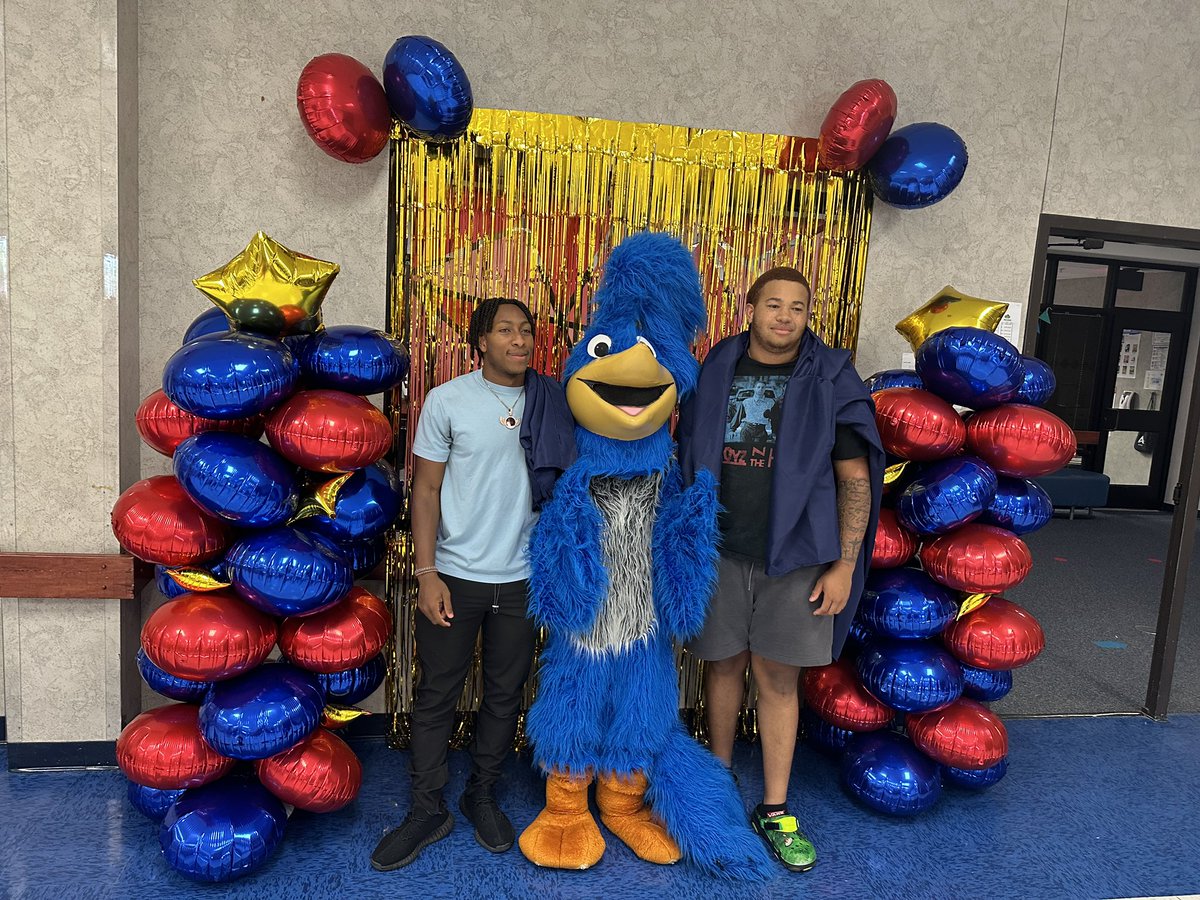 Lara Utecht tweet media