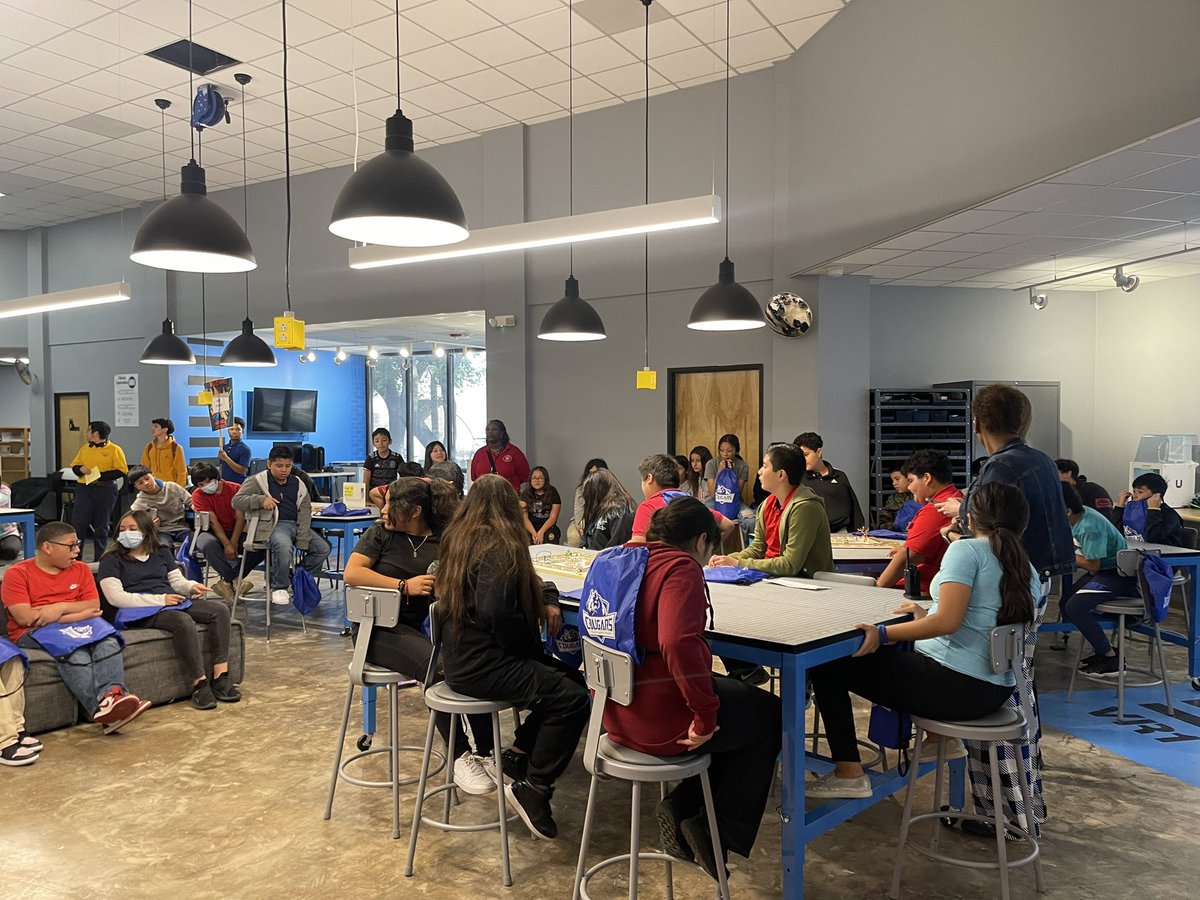 Day 2 wrap up of introducing our incoming 6th graders to middle school. We had a great time today with <a href="/RMTZElem/">Raul C. Martinez ES</a> <a href="/PleasantvilleES/">Pleasantville Elementary</a> <a href="/WhittierES_HISD/">Whittier Elementary</a> <a href="/PortHoustonES/">Port Houston ES</a>. Thank you all for coming out! We look forward to the upcoming school year! @HISDMiddleSchls <a href="/Garibaldi3HISD/">Ingé V. Garibaldi</a>