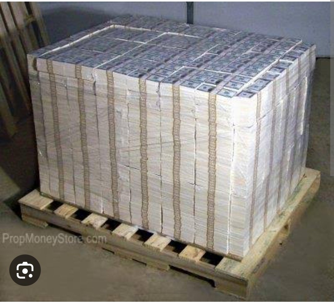 Crates of gold bullion and pallets of US dollars were loaded onto the Russian ship Lady R. Expect nothing less from this @MYANC @GovernmentZA @ThandiModise are trying to cover it up. @RussianEmbassy #statecapture @USEmbassySA @worldbank @TreasuryRSA @Corruption_SA