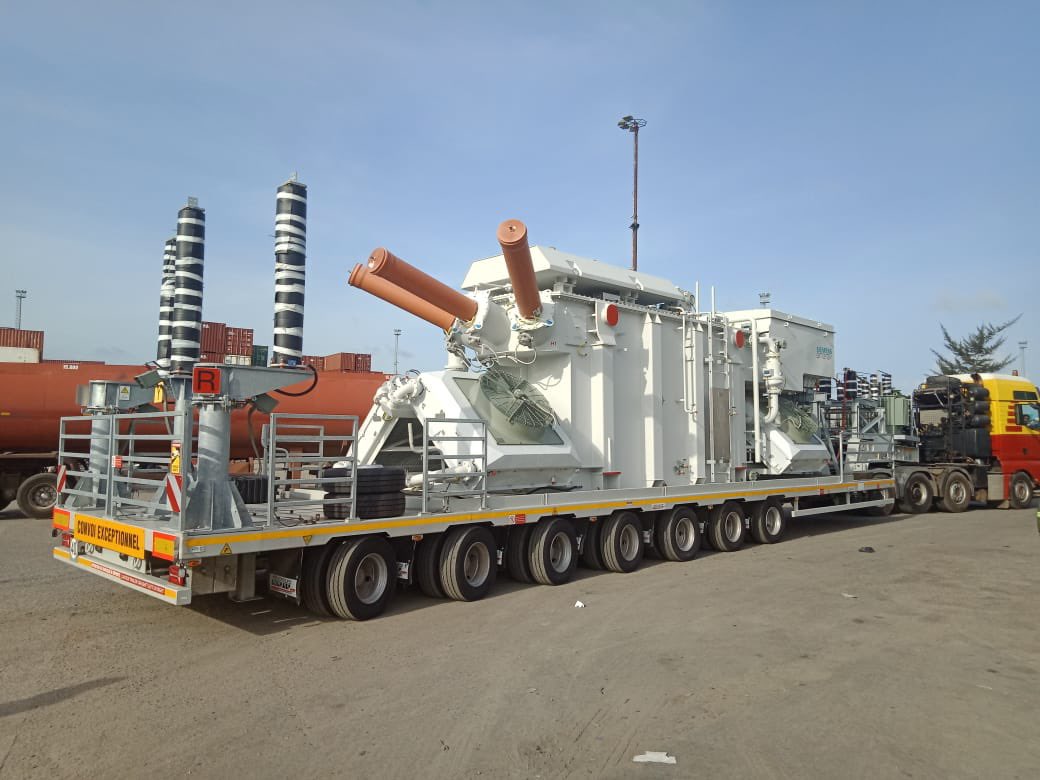 Nigeria received delivery of mobile power sub-stations from Siemens Germany. The 10 mobile power substations are part of the Nigeria-Siemens partnership to expand and modernize Nigeria’s power sector. 1/2