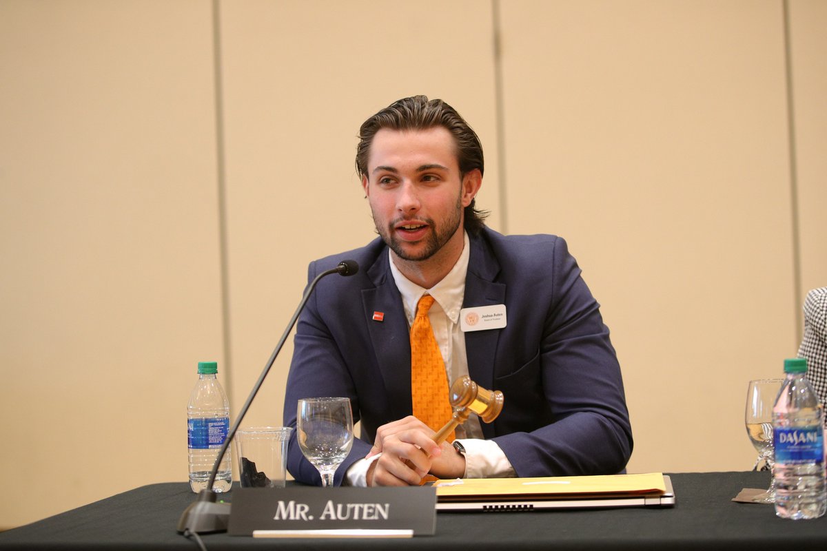 Bowling Green State University Alumni Association (@falconalumni) on Twitter photo ICYMI: Get to know our Class of 2023! After a successful internship, Joshua Auten ’23 began a full-time role as a financial planning and analysis analyst <a href="/Welltower/">Welltower Inc.</a> prior to graduating this spring.
Read why Auten credits BGSU for where he is today: bit.ly/423mgNs ICYMI: Get to know our Class of 2023! After a successful internship, Joshua Auten ’23 began a full-time role as a financial planning and analysis analyst <a href="/Welltower/">Welltower Inc.</a> prior to graduating this spring.
Read why Auten credits BGSU for where he is today: bit.ly/423mgNs