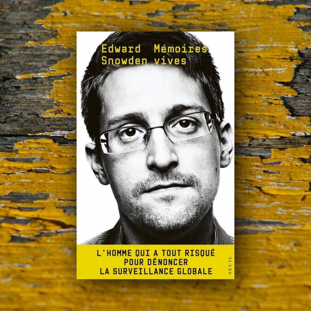 lecorback's tweet image. New livre de chevet. 📖  #snowden #freesnowden