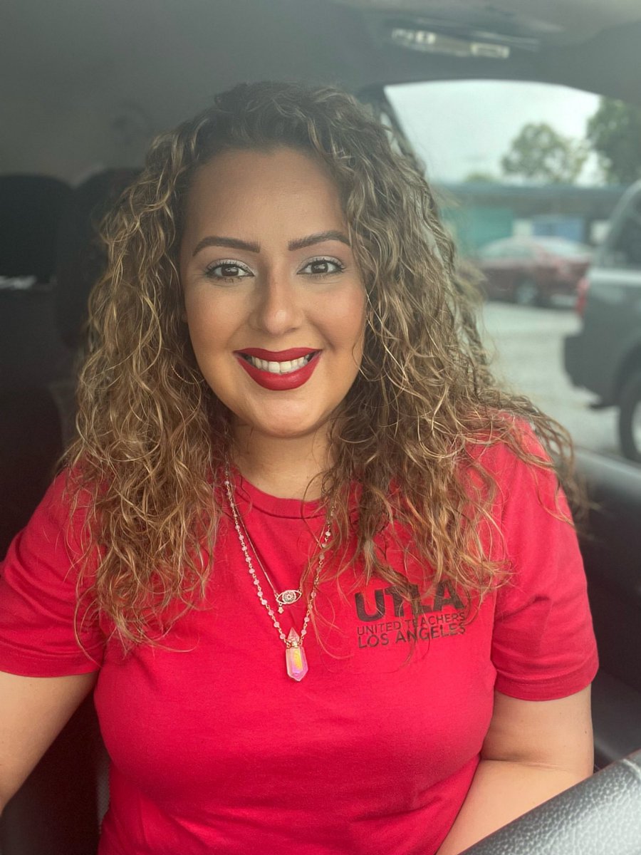 Serenity2326's tweet photo. On Tuesdays we wear Red!!! @UTLAnow #UTLAstrong #spedteacher https://t.co/t9wGlsYFMv