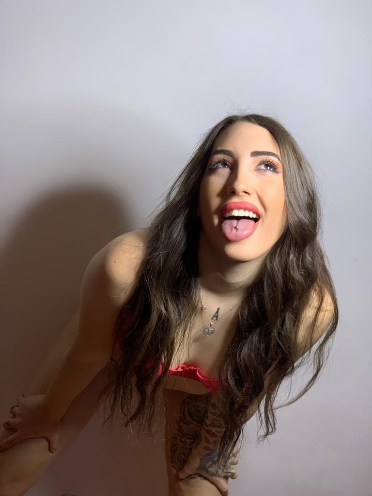 Nataly_candy_'s tweet photo. Tengo ganas de tragar leche… mira como te la pido💦🥵

I feel like swallowing milk... watch me ask you for it💦🥵.
#MasterChef #onlyfans_girl #onlyfnas #LISAXCELINE #culonatragona #Only18 #onlyfansbabe https://t.co/A0HtIOceBM