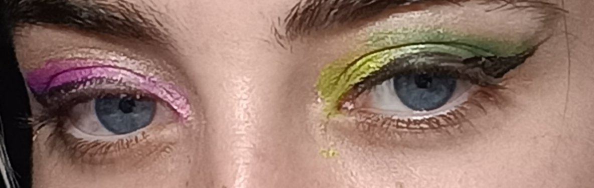 ChubbyKitsune's tweet photo. Im really trying to learn how to make up my eyes because i have a lot of eyeshadow and i love colorful makeups ❤️ https://t.co/1TJbqvW0Kr