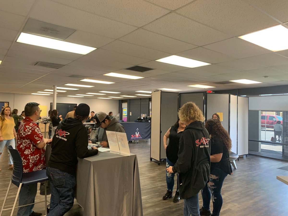 SAVA_Charter's tweet image. SAVA Power Inn had a blast celebrating our seniors today! Let&apos;s go class of 2023! #savacharter #gcccharters #graduatingclassof2023 #seniors #loveteachguide @gcc_charters @nashandproper @smoothiepatrol @thecallejerosgrill