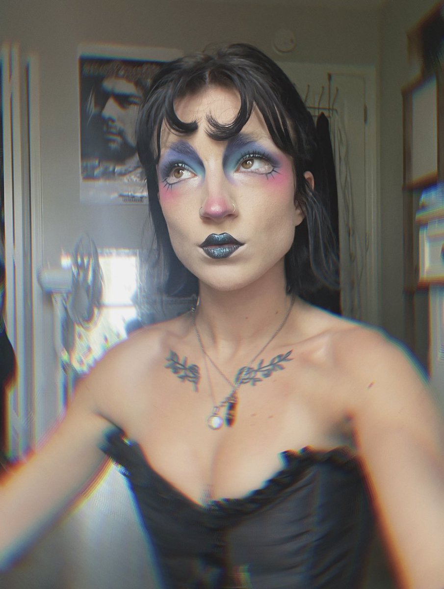Should I start making OF content with looks like this??