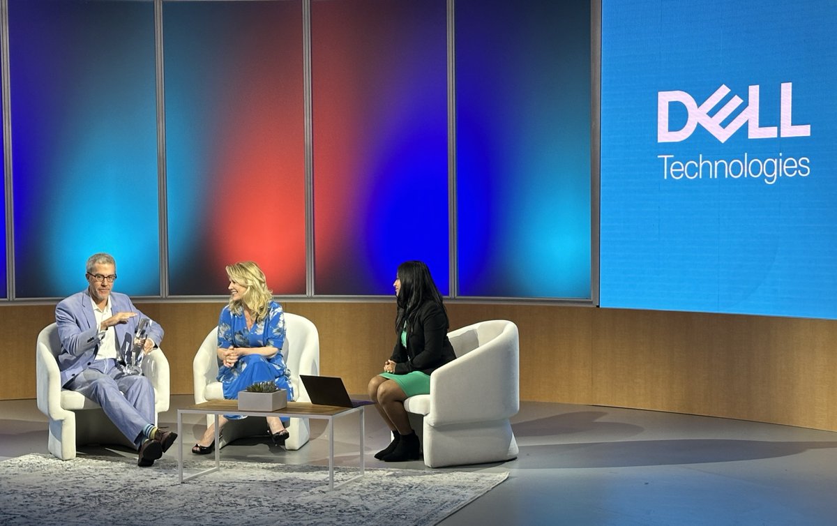 Great moment at #DellTechWorld as <a href="/Equinix/">Equinix, Inc.</a>'s <a href="/ImJulesJohnston/">Jules Johnston</a>  presented the 2022 Global Partner of the Year Award to Todd Lieb, VP, Cloud Partnerships at <a href="/DellTech/">Dell Technologies</a>. We're looking forward to bigger and better things in the future together! <a href="/DellTechPartner/">Dell Technologies Partners</a>