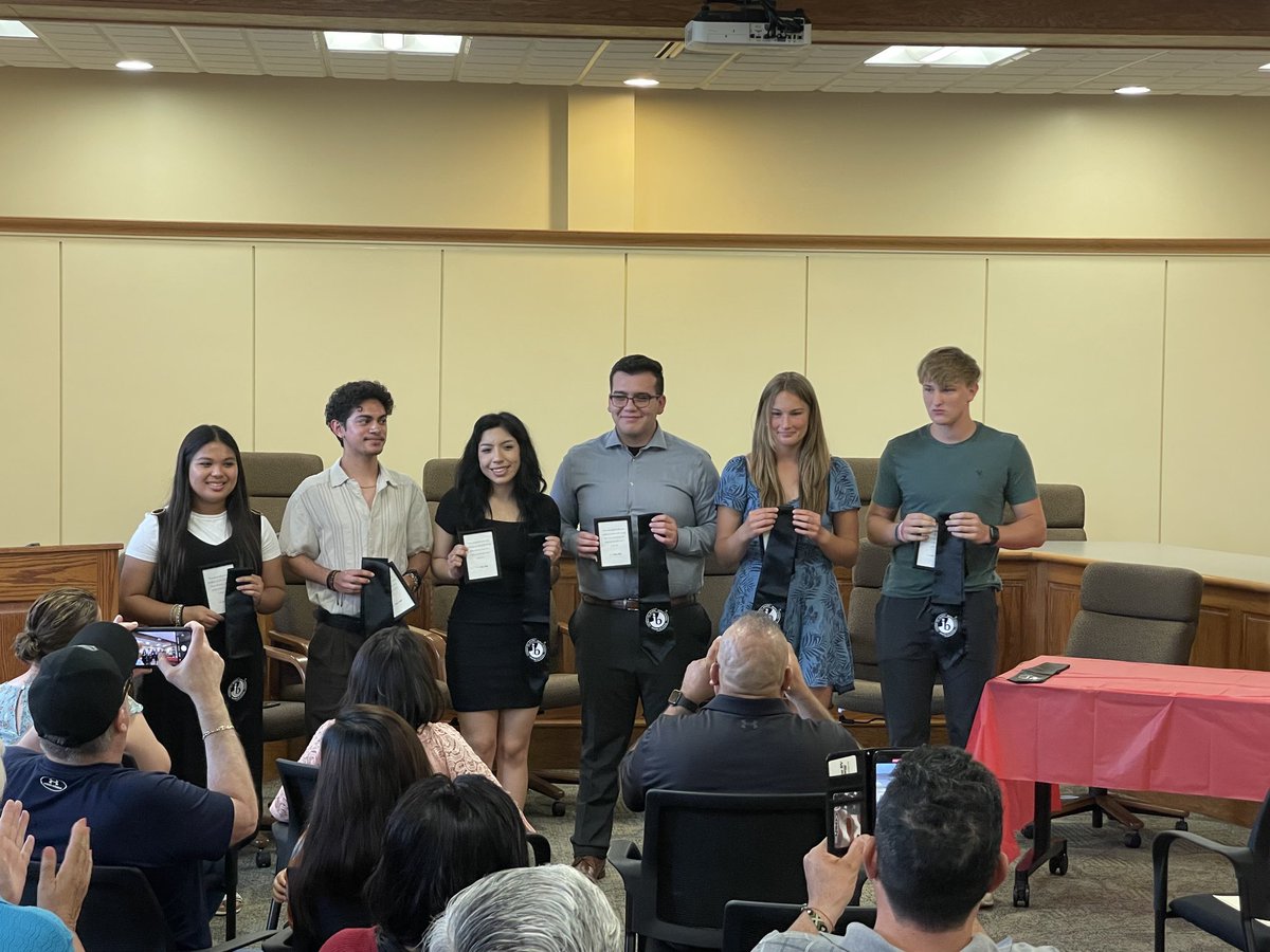 Full IB students receive their stoles in a ceremony this evening.  Congratulations on all your hard work and perseverance.