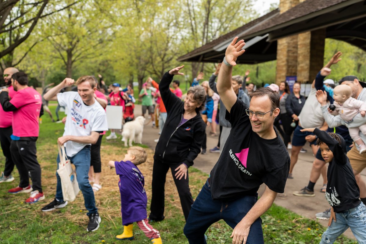 THANK YOU to all those who participated at the annual #MNWalktoEndHIV! Together, we raised $33K+ in support of ongoing care, testing, prevention, emergency assistance, and more for #Minnesotans impacted by HIV. Until next year, here's some highlights! 

(Photos by Erik Blume)