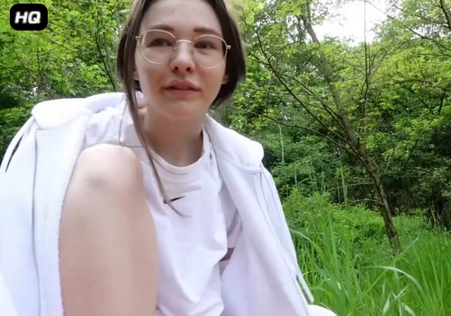 EmmiHill19's tweet photo. Bock auf das neue Outdoor Video? Retweet 😍😍 https://t.co/5qQ5lppFzL