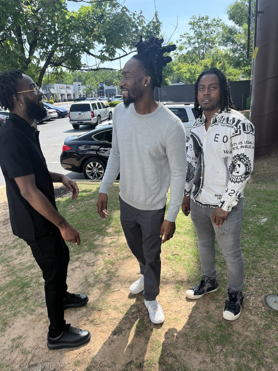 quedareal's tweet photo. The bros https://t.co/kdqsPtHO91