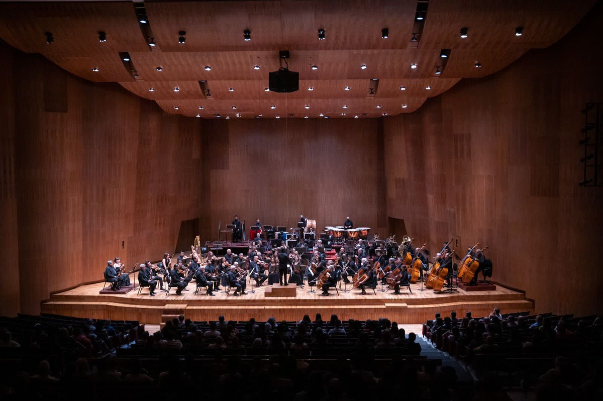 rock_toca's tweet photo. Los próximos 27 y 28 de mayo, como parte de su segunda temporada de 2023, la Orquesta Filarmónica de la Ciudad de México (OFCM), perteneciente a la Secretaría de Cultura capitalina, celebrará el centenario del nacimiento del célebre compositor húngaro György Ligeti 

#TocaRock🤘 https://t.co/f5IkqLImwF