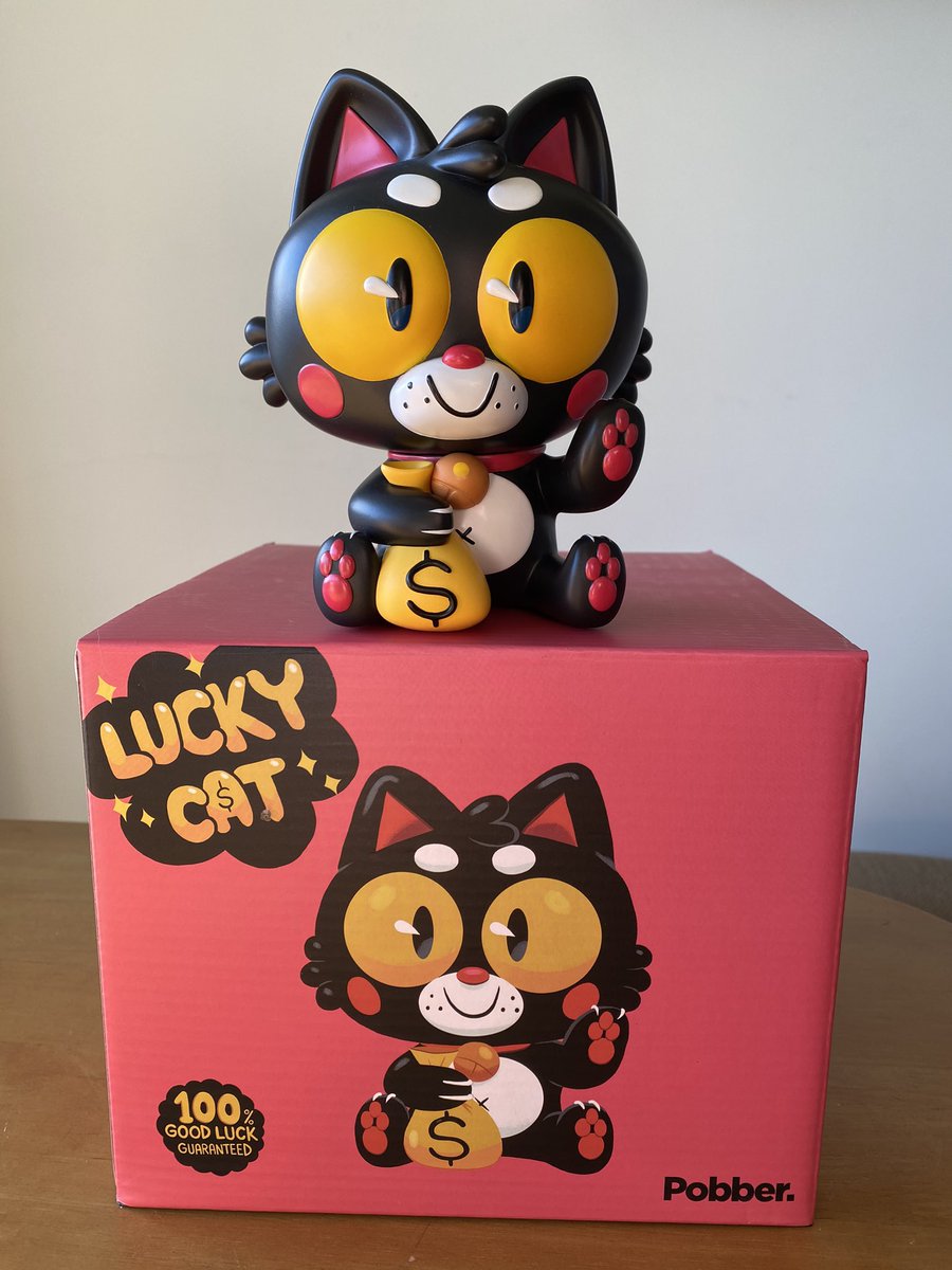ErinLHunting's tweet photo. Lucky Cat has finally arrived! 🐈‍⬛🎱💰
My first official designer toy is here through @PobberToys who couldn’t have done a better job at bringing him to life 
#LuckyCat #Pobber https://t.co/FJqKetMALM
