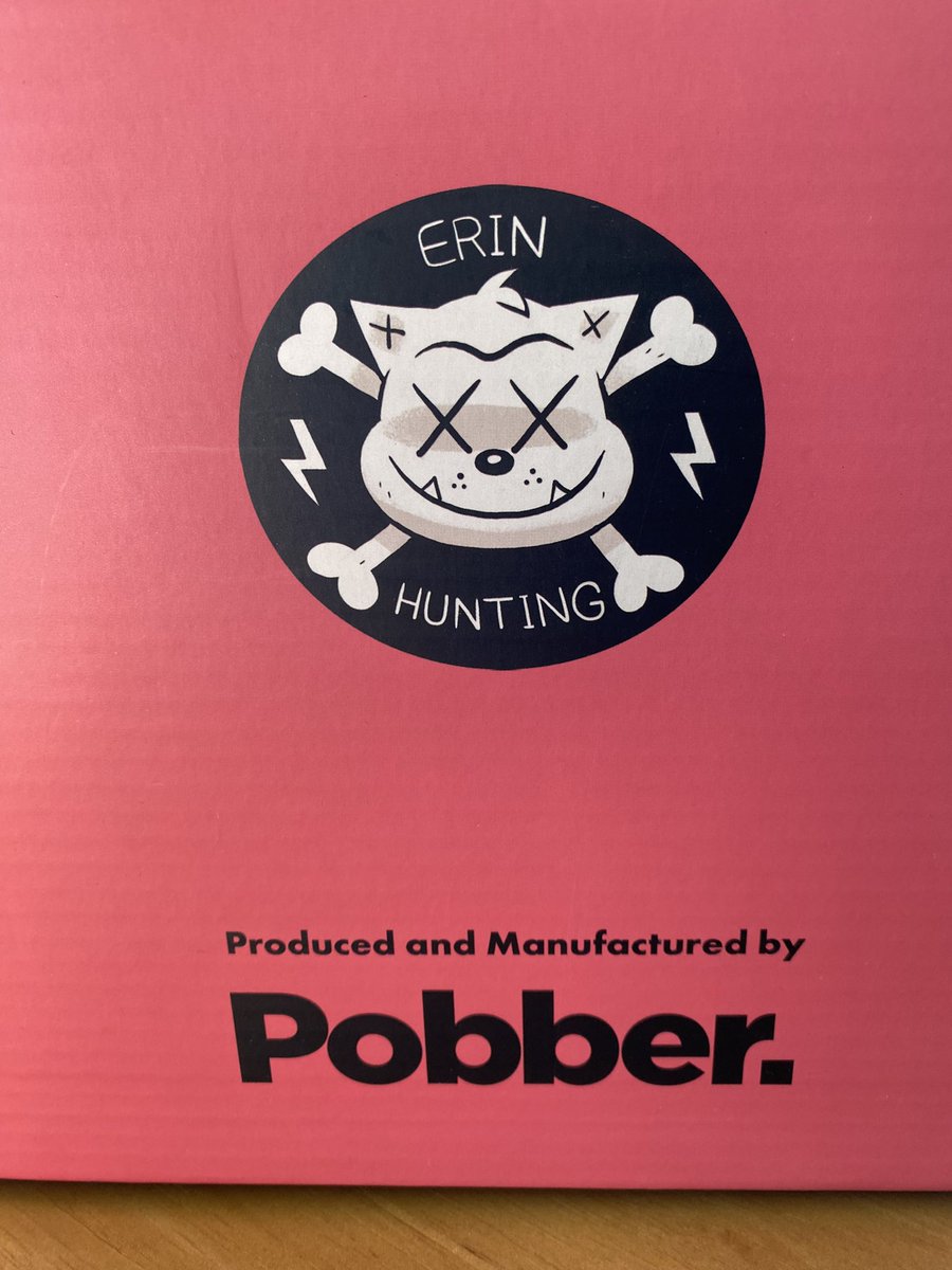 Lucky Cat has finally arrived! 🐈‍⬛🎱💰
My first official designer toy is here through <a href="/PobberToys/">Pobber</a> who couldn’t have done a better job at bringing him to life 
#LuckyCat #Pobber
