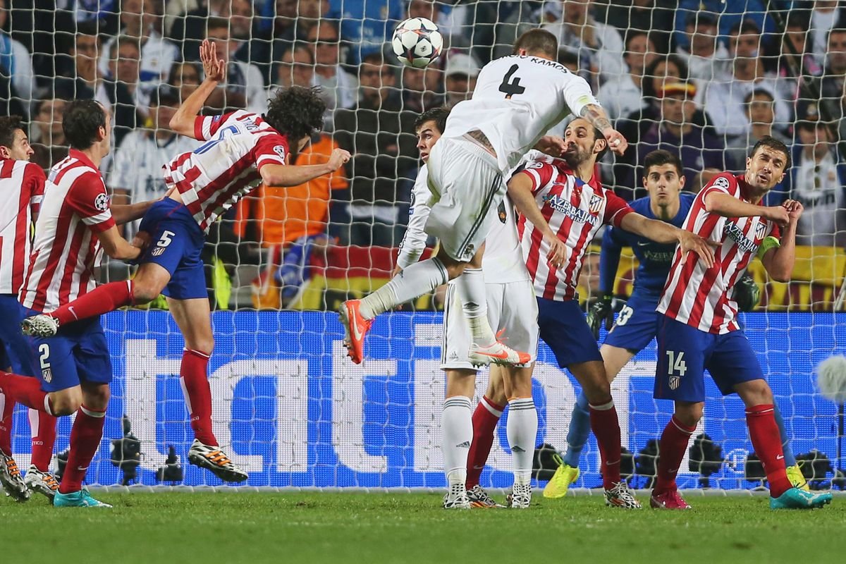 lnstantFoot's tweet photo. Il y a 9 ans jour pour jour, après 92 minutes et 48 secondes, Sergio Ramos marquait l'un des buts les plus importants de l'histoire du Real Madrid. 🤍

Le Real Madrid, mené 1-0 depuis la 36ème minute par son voisin l'Atlético Madrid renverse totalement le match et s'impose 4-1 pour remporter la dixième Ligue des Champions de son histoire.

Vous vous souvenez de votre réaction ce soir là ? 🤔