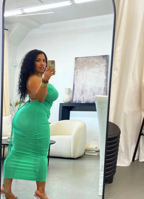 I think green might just be my color 💚 https://t.co/mpSBlhL1vX