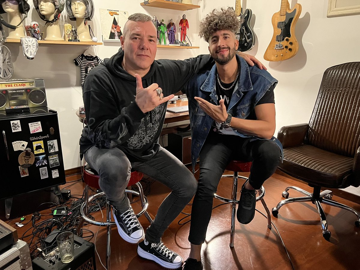 Este viernes sale la nota que le hice a Fer Ruiz Diaz de  <a href="/catupecuoficial/">Catupecu Machu</a> para #LaViola, un tipo que le dió pelea a cada momento de su vida, entre otras cosas habla de cómo fue la resurrección de esta banda que tanta fuerza tiene una vez más !