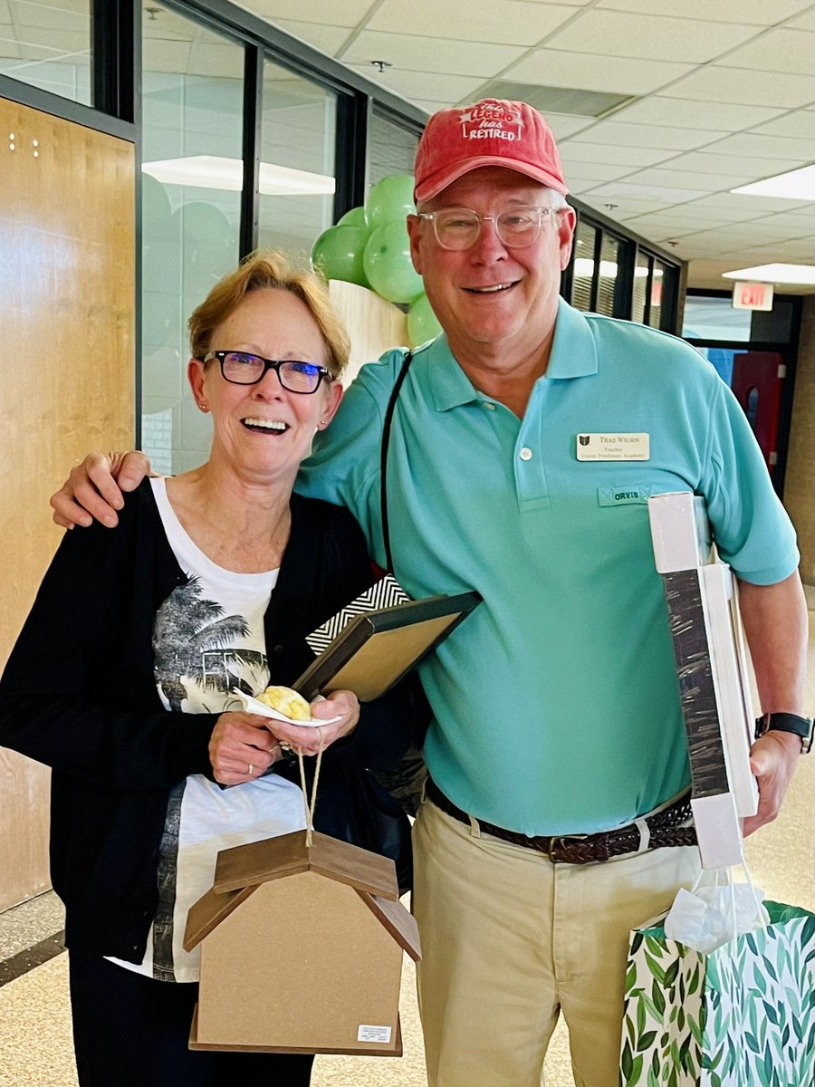 UHS Freshman Academy tweet media