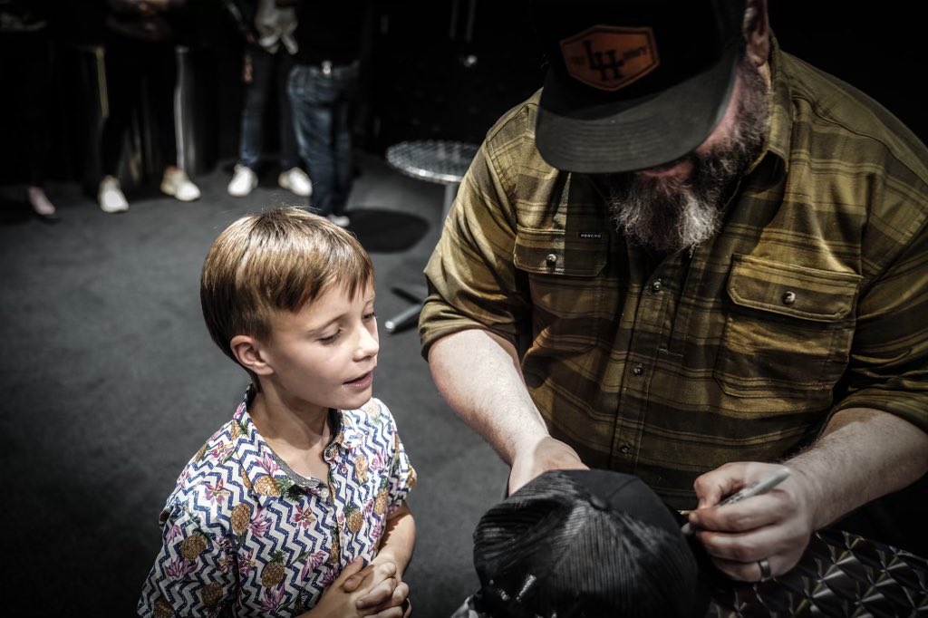davefenley's tweet photo. The only thing bad about a double cheek kiss is you canโt see how far my smile stretches! Thank you Gatineau for the most memorable show of my life. #eartoear #quebec2023 https://t.co/Y16t1hnXA9