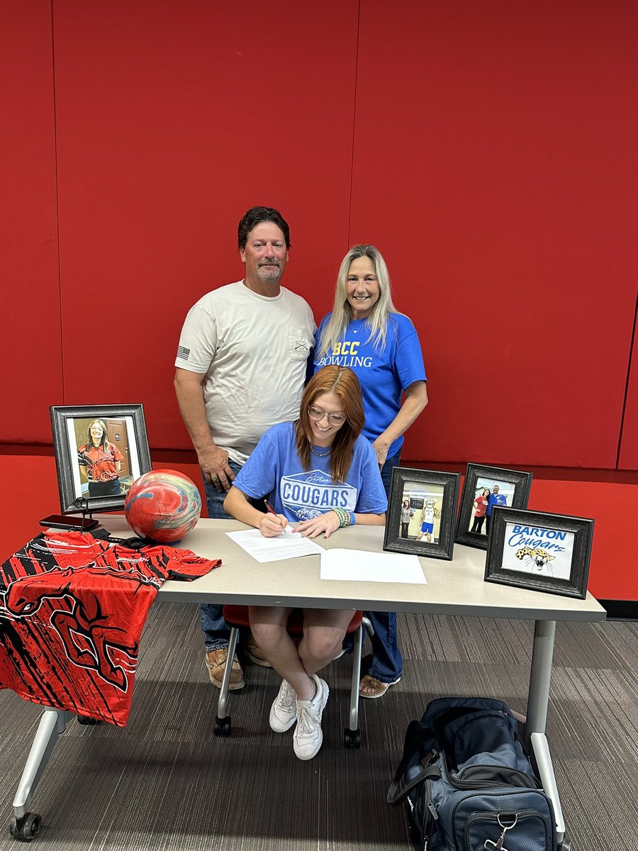 MoeKolanek_2023's tweet photo. It’s official!!!! Signed my letter of intent to Bowl @BartonSports @BartonCC today!  Thank you everyone who has supported me these last 4 years (@FullCountjj) and made it out to celebrate with me 🫶🏼 #rollcougs 
@rose_gloria2 @RushingAshlyn @laurenbeckham6 @lucyeb05 https://t.co/yRDslNS1ya