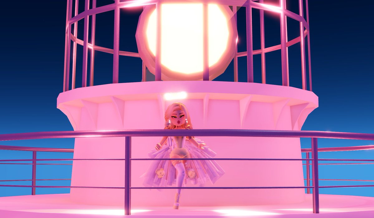 mystery steampunk item giveaway !

✧ follow me + <a href="/fviryashleysalt/">ashley</a> w/🔔
✧ like and rt

stay active 
#robux #royalehigh