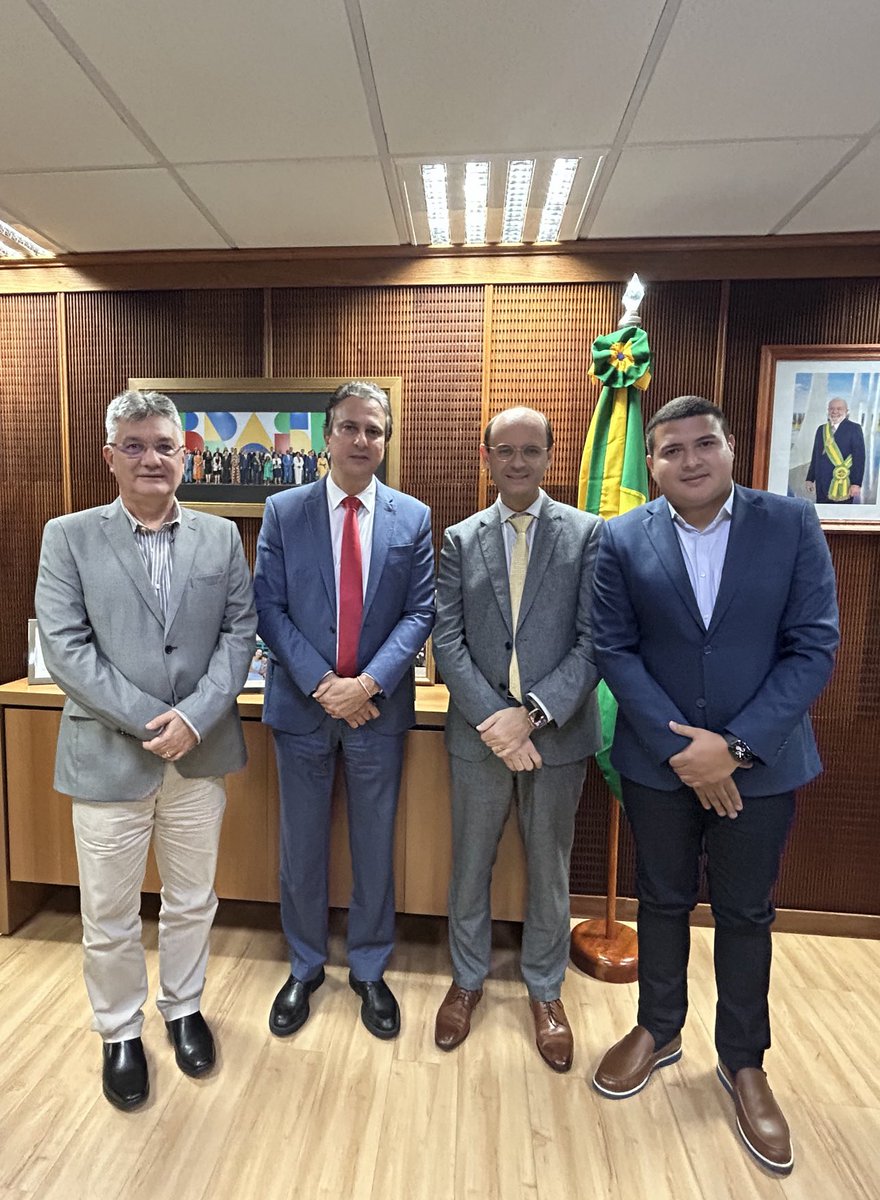 DopazoArnaldo's tweet photo. Reunião no ministério da Educação (MEC), com o ministro @camilosantanaoficial,para dar início ao Pacto Nacional pela Retomada de Obras da Educação Básica,junto com o secretário de Educação do Pará, @rossieli e o diretor de obras convidadas da SEDUC, Lázaro. #governodopará #seduc https://t.co/R9BZF5F2T9