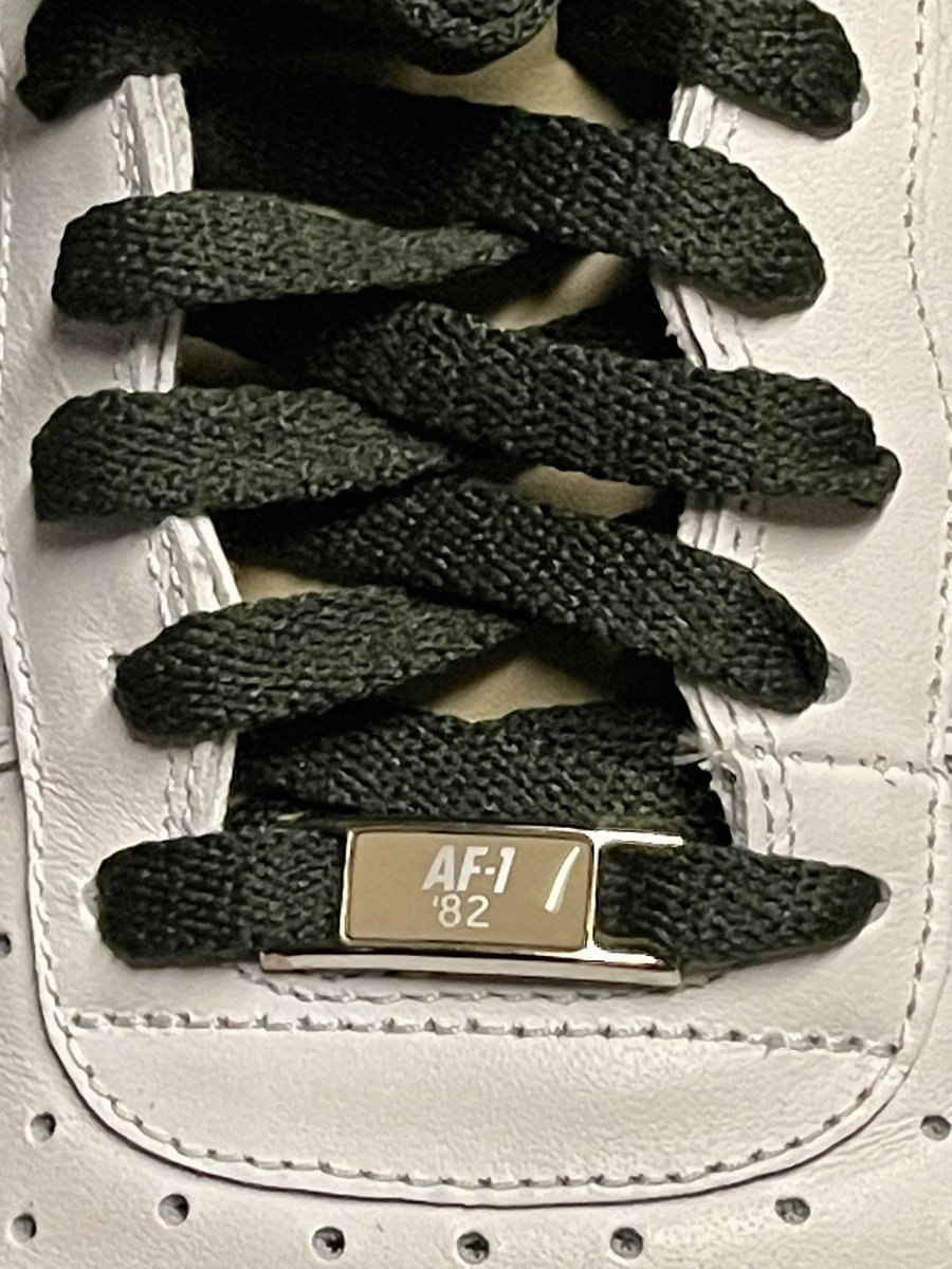 scarterIII's tweet photo. Rolling back in time with this unpredictable weather. #KOTD AF1-82 Dark Army have not wore these in 13+ years 🙃@Jamiersen #AF182 @nikestore
#snkrsliveheatingup #YourSneakersAreDope #snkrskickcheck https://t.co/MOfEsbnlYJ