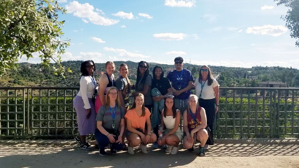 CCSJWave's tweet photo. St. Gaspar's Honors Learning Community students finished their school year with a spectacular week in Spain. They immersed themselves in culture, history and architecture across the country, including Madrid, Seville, Toledo, Segovia, Córdoba and Ávila. https://t.co/mjtyMU3GCQ