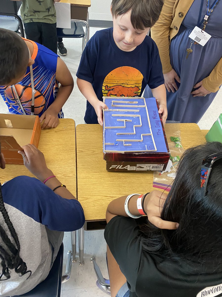 muggleteacher85's tweet photo. My first-graders had a blast playing games created by fifth-grader leaders! We were blown away by their creativity! #habithub @NatcherElem https://t.co/tqykAytC0d