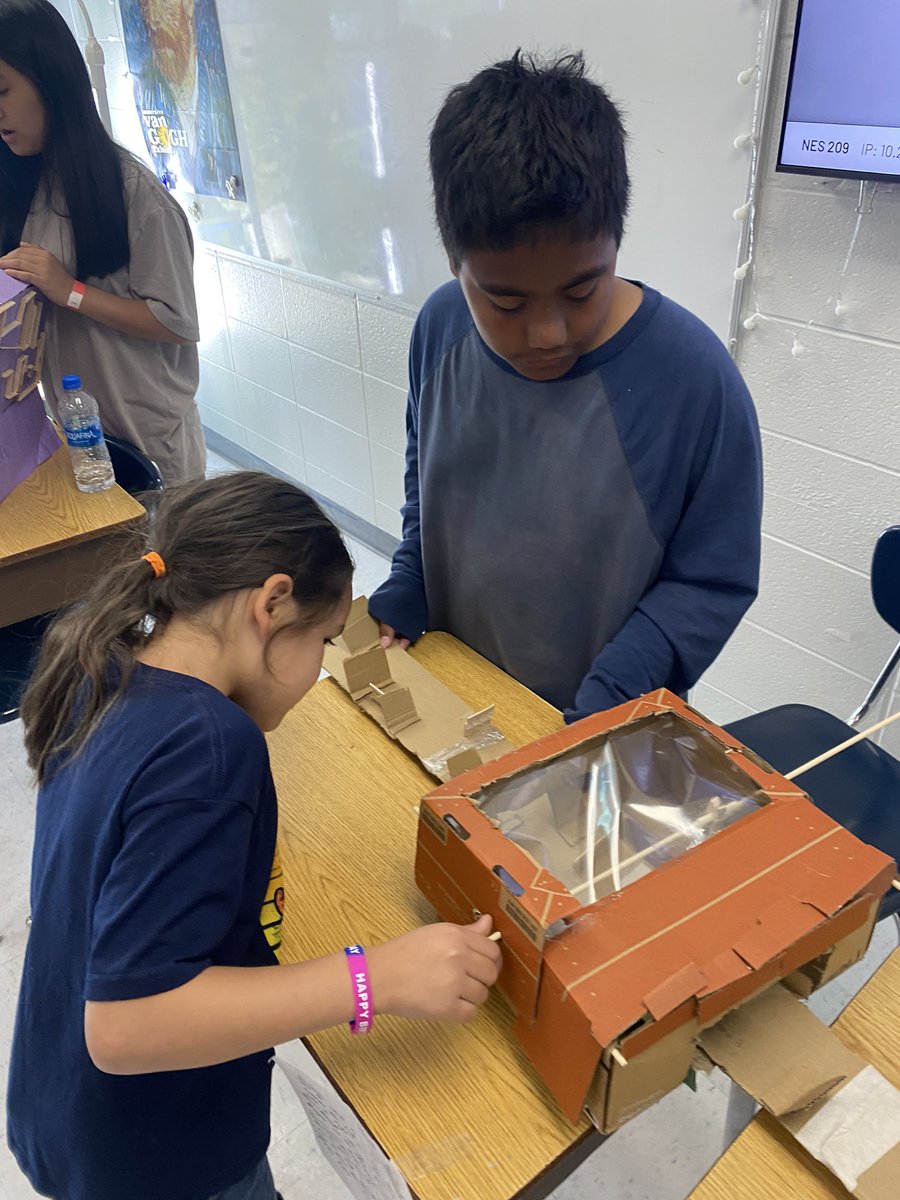 muggleteacher85's tweet photo. My first-graders had a blast playing games created by fifth-grader leaders! We were blown away by their creativity! #habithub @NatcherElem https://t.co/tqykAytC0d