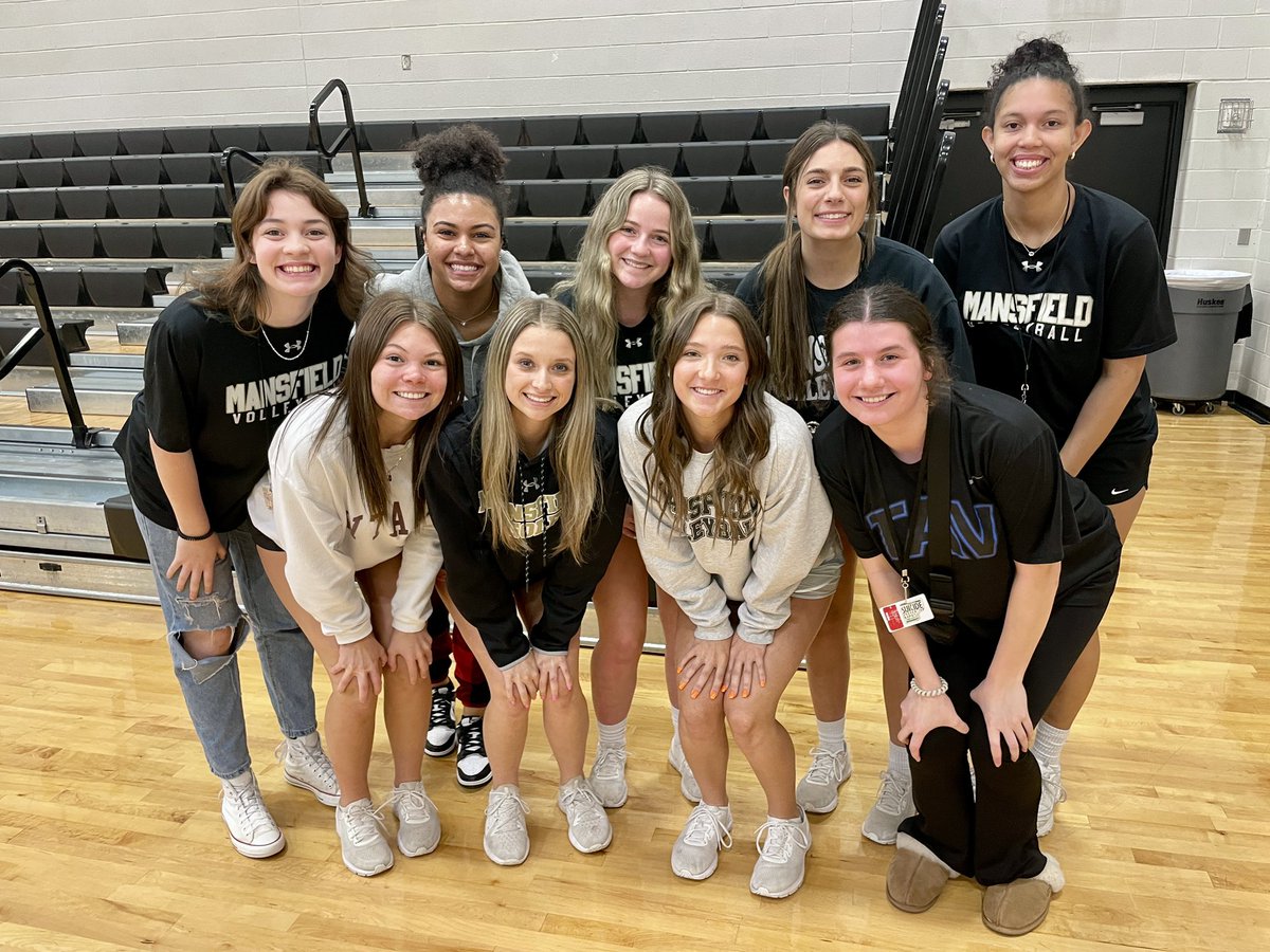 Mansfield_Vball's tweet photo. Last volleyball workout of the year for these juniors!! Next ๐ - #seniorseason ๐ค๐๐ #theexcitementisreal #letsgo https://t.co/mZDmB5sZOE