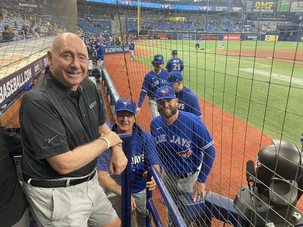 Loved sharing some chatter with @BlueJays  manager John Schneider & coach Don Mattingly ! It is criminal that DON MATTINGLY is not in the Hall of Fame . Great glove lifetime .309 avg with the @Yankees