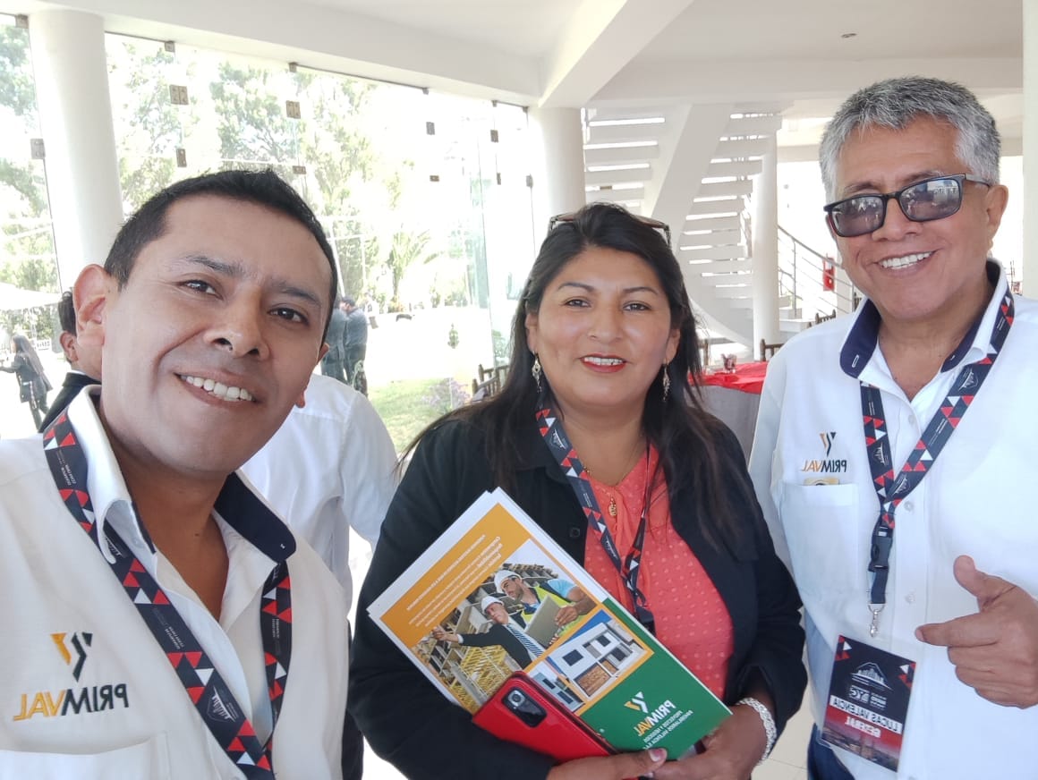PrimvalS's tweet image. El equipo 𝗣𝗥𝗜𝗠𝗩𝗔𝗟 𝗦.𝗔.𝗖.de la ciudad de Arequipa, estuvo presente en el importante evento "𝗥𝗲𝘀𝗽𝗶𝗿𝗮𝗻𝗱𝗼 𝗕𝗶𝗲𝗻𝗲𝘀 𝗥𝗮𝗶𝗰𝗲𝘀", junto a grandes desarrolladores Inmobiliarios de todo el País.