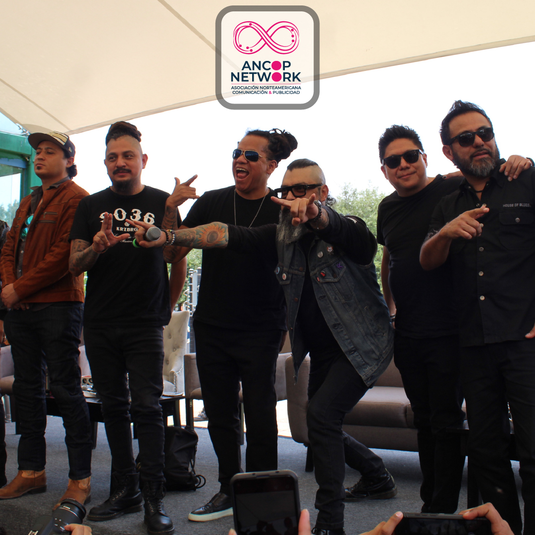 UniversoCdmx's tweet photo. Panteón Rococó anuncia “Días de Panteón”, un concierto en el Parque Bicentenario.
Checa lo que se vivió en la conferencia de Prensa con la banda 🤟🏻: https://t.co/zdFW635LNd
@RococoTweets @PBicentanarioMX #PanteónRococó #DíasDePanteón #SkaMéxico #CDMX #ParqueBicentenario https://t.co/6XAOWf3Cyp