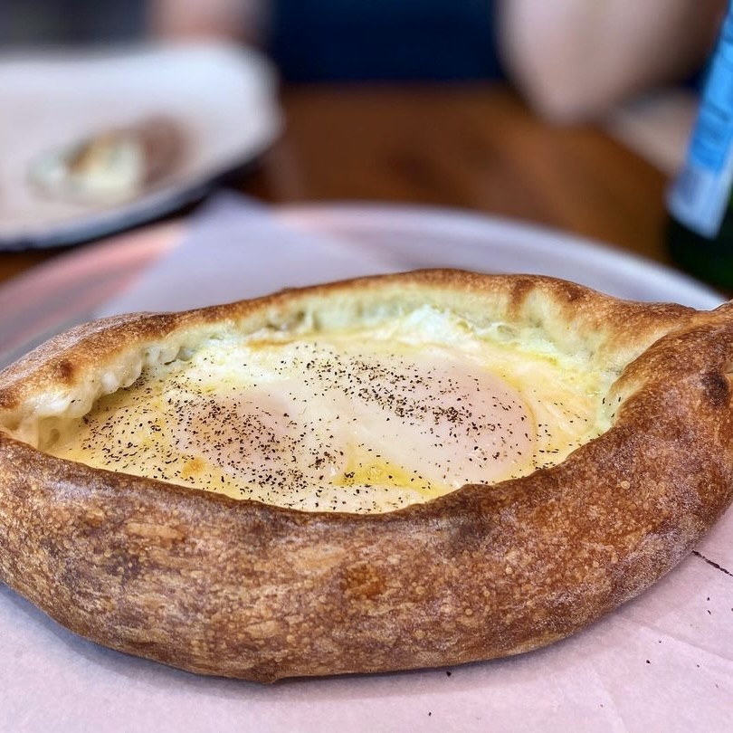 pizza_napolis's tweet photo. Heaven on earth is a place that serves bread, cheese, and egg. 📷 Nothing more. Nothing less! 📷
Tag us the next time you get your Egg Pie! #eggpie #italianfood #shermanoaks
📷: @Ashleymeowtinez https://t.co/Maf4u9hmRK