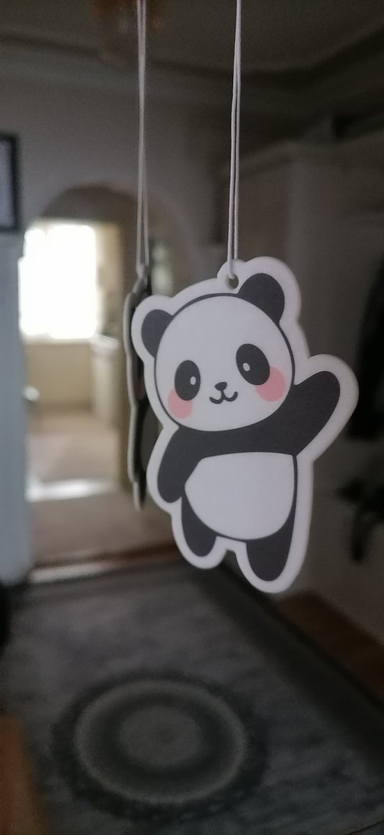Panda Kesimli Oto kokusu. İster arabana ister odana as. 
Türkiye'nin her yerine gönderim vardır.
Kargo ücretsiz. 
Min 100 Adet Sipariş.
En az 7 Gün Kalıcı Koku.

Fiyat bilgisi için İnstagram @fvzcars hesabından bize ulaşabilirsiniz.

#oto #otokokusu #otokoku #cars #parfüm