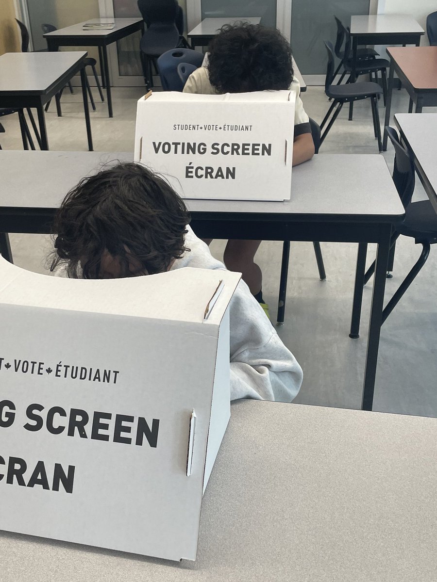 StThomasRD's tweet photo. Thank you to Mr. Merredew for organizing Student Vote for our student body today. The library was busy all day with students casting their ballots. @rdcrs @studentvote https://t.co/NQ1BSzRYbk