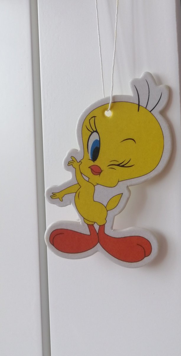 #TWEETY Kesimli Oto kokusu. İster arabana ister odana as. 
Türkiye'nin her yerine gönderim vardır.
Kargo ücretsiz. 
Min 100 Adet Sipariş.
En az 7 Gün Kalıcı Koku.

Fiyat bilgisi için İnstagram @fvzcars hesabından bize ulaşabilirsiniz.

#oto #otokokusu #otokoku #cars #parfüm