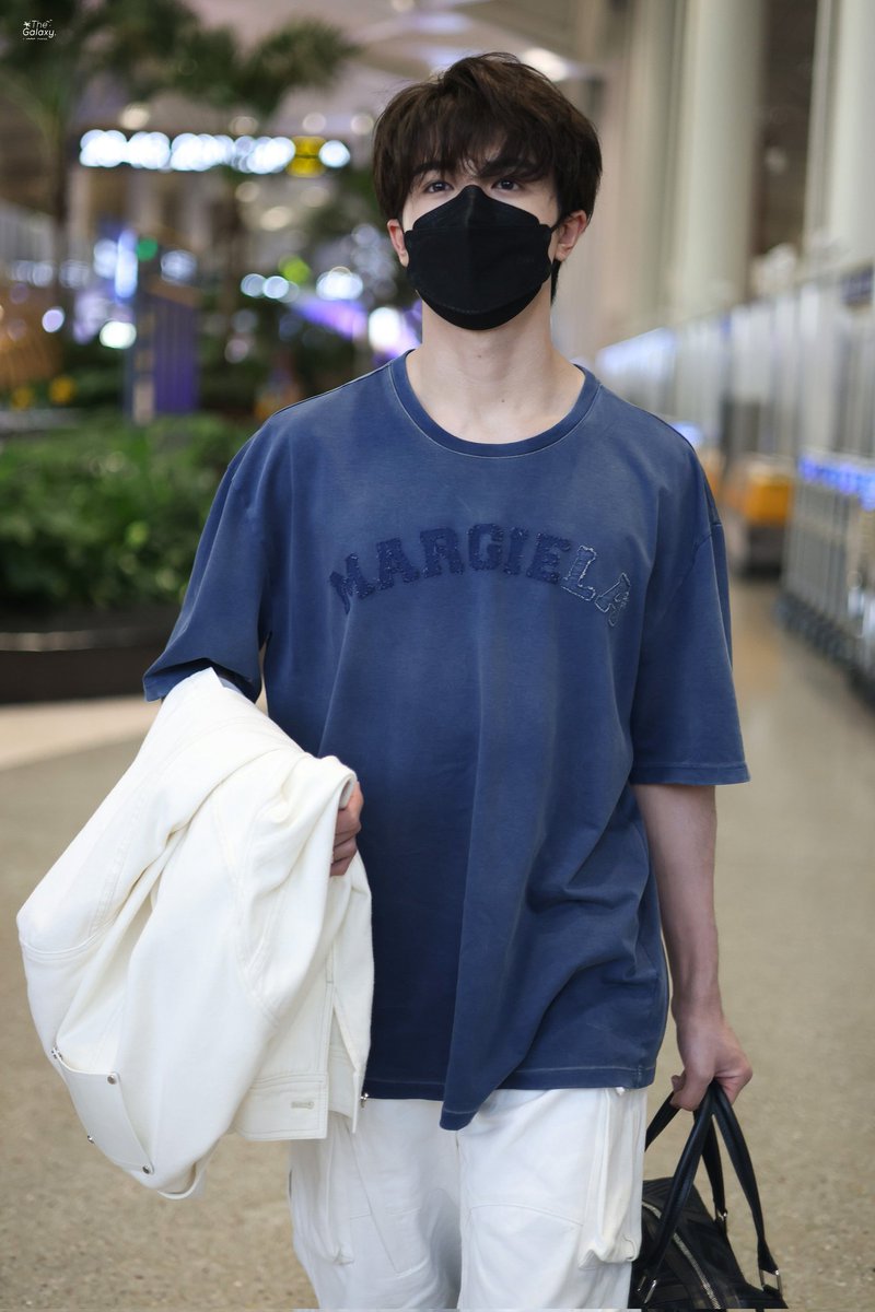 thegalaxy_1020's tweet photo. 230524 HAK✈️
早班机困懵懵兔🐰
@patrick_pppat
#PatrickFinkler
#แพทริค #Patrick #尹浩宇 #Patrick尹浩宇 #เจ้าปลาดาว https://t.co/dd4xblnQUz