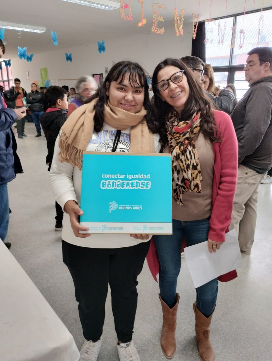 dte_region22's tweet photo. En #CarmenDePatagones, punto más austral de #PBA, acompañamos la primera entrega de netbooks #ConectarIgualdadBonaerense para estudiantes de 7mo de Agraria 1 y 6to de secundarias 6 y 8 
#DerechoAlFuturo 
@ClaudioRMartini @DTE_BA @salbarracin @AlbertoSileoni https://t.co/JKFXVxSpfG