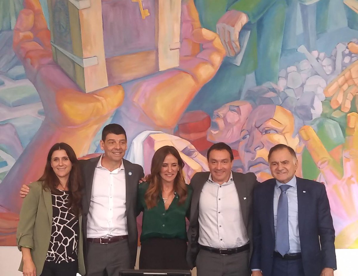 CentroActivar's tweet photo. Hoy acompañamos la firma del Convenio para la creación del Espacio de Primera Infancia, que funcionará en la UNAJ 💙

#activar #varela #berazategui #unaj https://t.co/cevHL4En3b