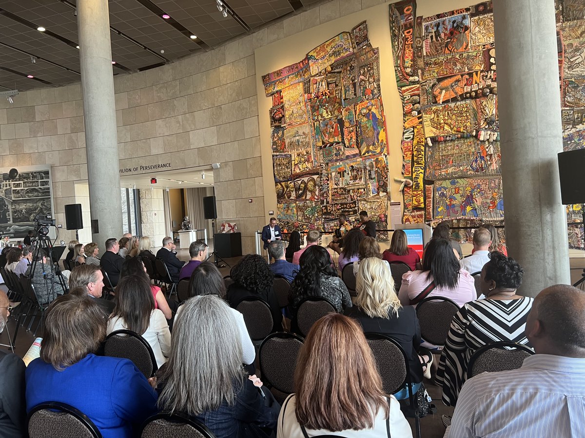 CincinnatiPort's tweet image. Thank you @RedCross for inviting us to take part in the Resilient Community Project! We appreciate the opportunity to cultivate dialogue on the positive change in home safety, health status, and quality of life that we can create for our region.